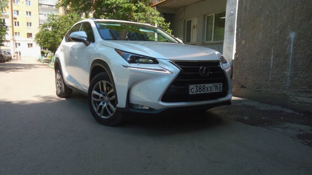 Автомобиль Лексус NX