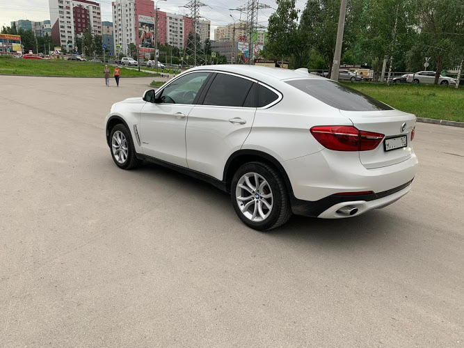 Автомобиль BMW X6